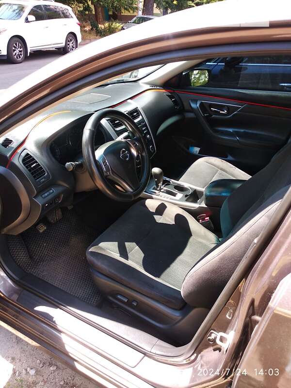 Седан Nissan Altima 2015 в Дніпрі