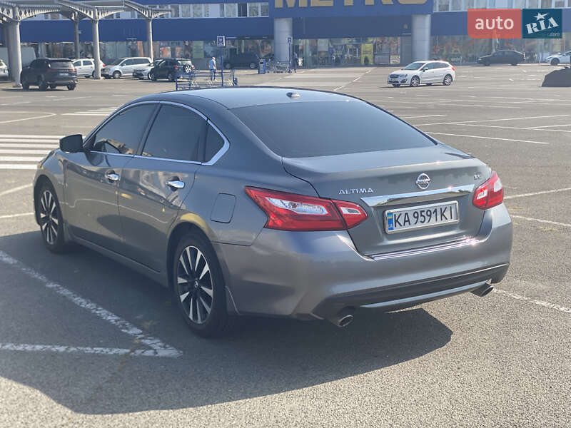 Седан Nissan Altima 2017 в Києві