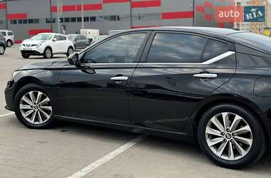 Седан Nissan Altima 2018 в Києві