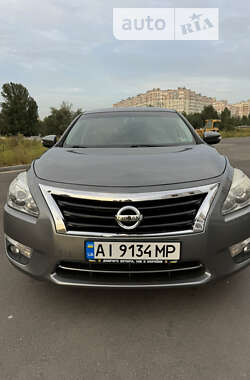 Седан Nissan Altima 2015 в Киеве