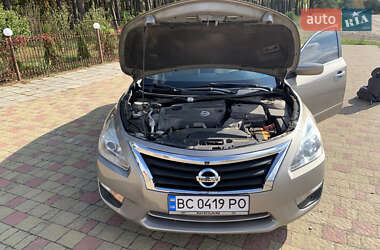 Седан Nissan Altima 2015 в 
