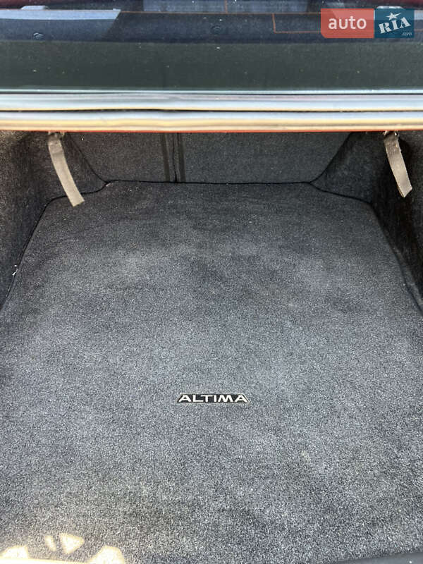Седан Nissan Altima 2017 в Нікополі