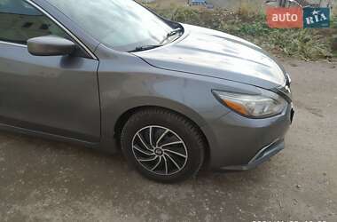Седан Nissan Altima 2016 в 