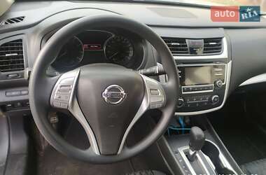 Седан Nissan Altima 2016 в 