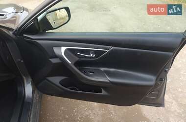 Седан Nissan Altima 2016 в 