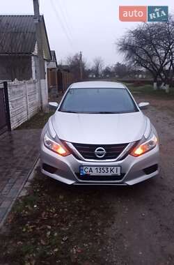 Седан Nissan Altima 2018 в Ватутино