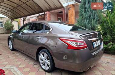 Седан Nissan Altima 2013 в Запоріжжі