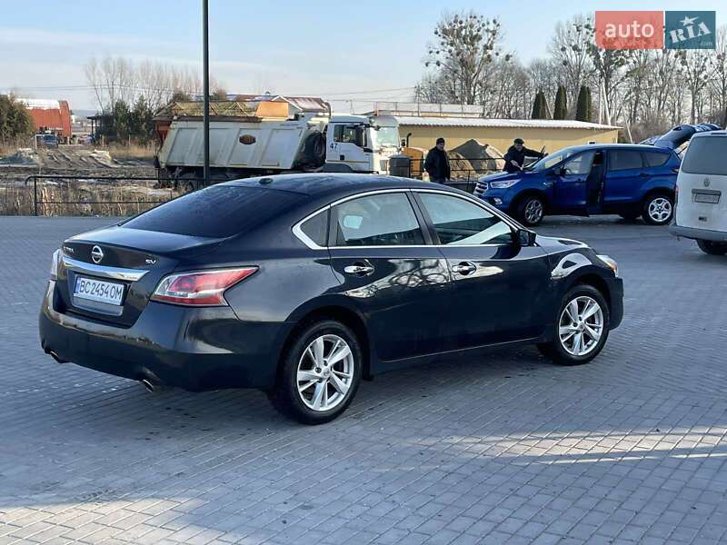 Седан Nissan Altima 2015 в Сокалі