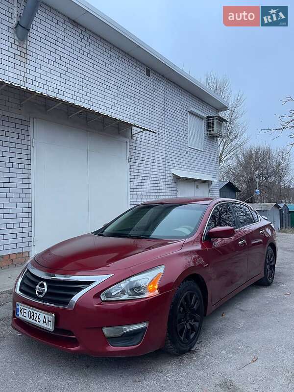 Седан Nissan Altima 2014 в Днепре