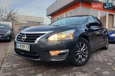 Седан Nissan Altima 2015 в Николаеве