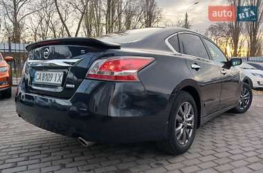 Седан Nissan Altima 2015 в Николаеве