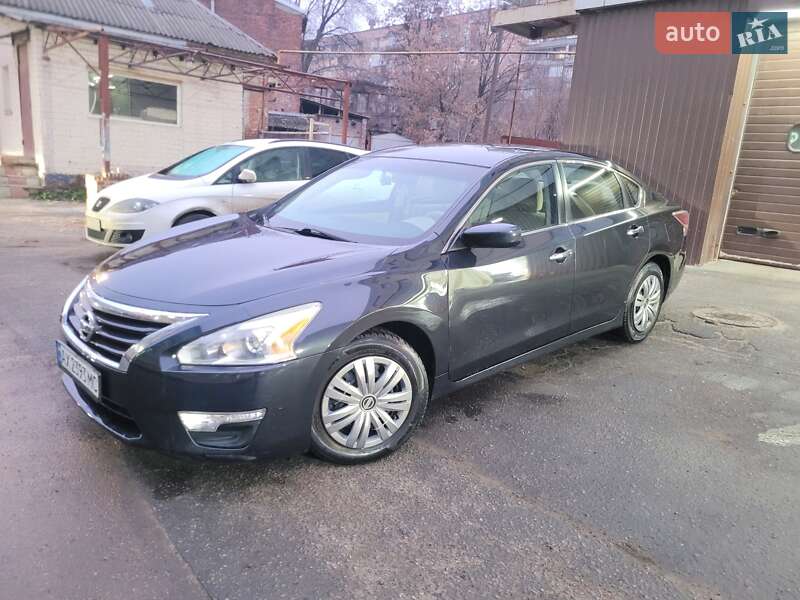 Седан Nissan Altima 2015 в Харкові
