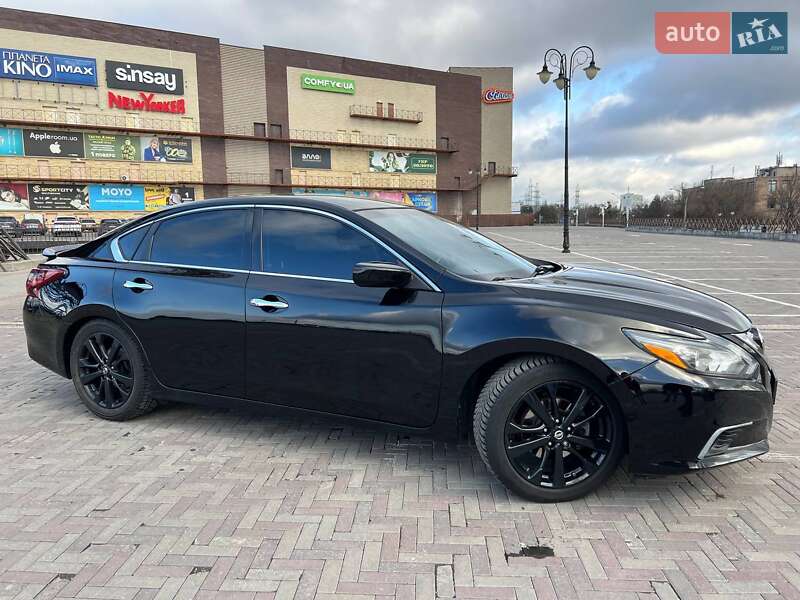 Седан Nissan Altima 2017 в Харкові