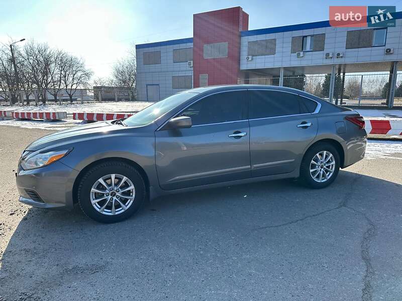 Седан Nissan Altima 2017 в Харькове