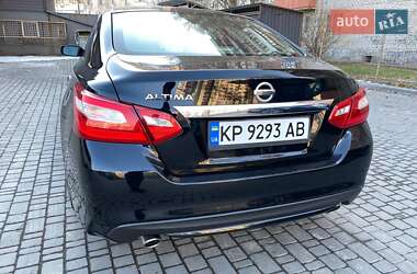 Седан Nissan Altima 2015 в 