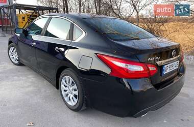 Седан Nissan Altima 2015 в 