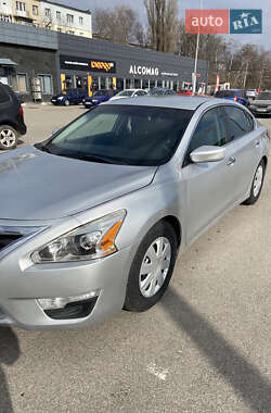 Седан Nissan Altima 2014 в 