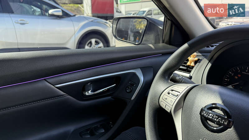 Седан Nissan Altima 2015 в Киеве