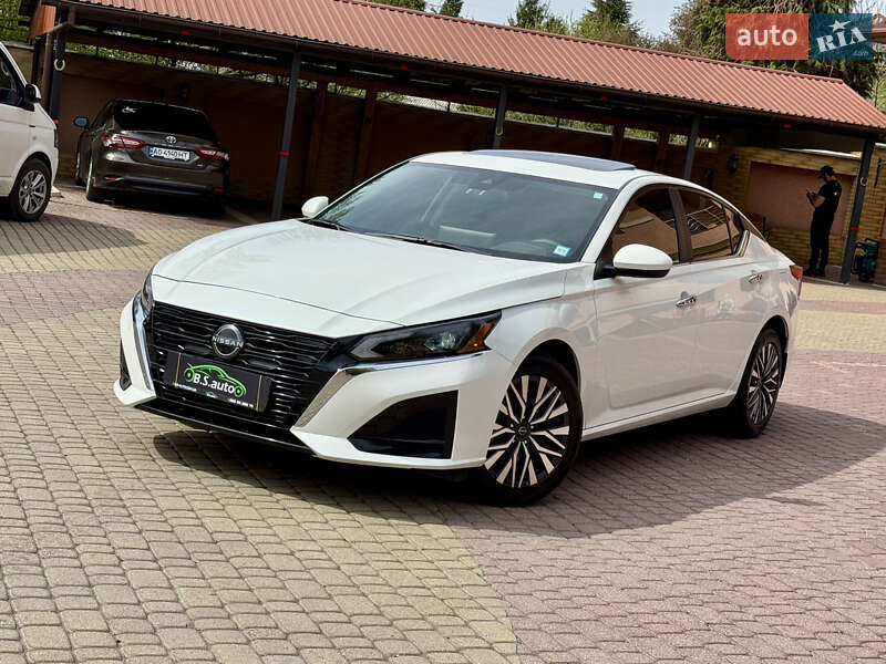 Седан Nissan Altima 2024 в Мукачево