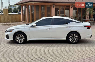 Седан Nissan Altima 2024 в 
