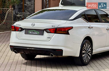 Седан Nissan Altima 2024 в 