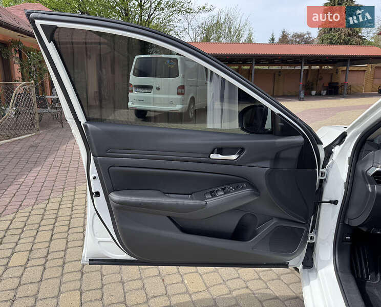 Седан Nissan Altima 2024 в Мукачево