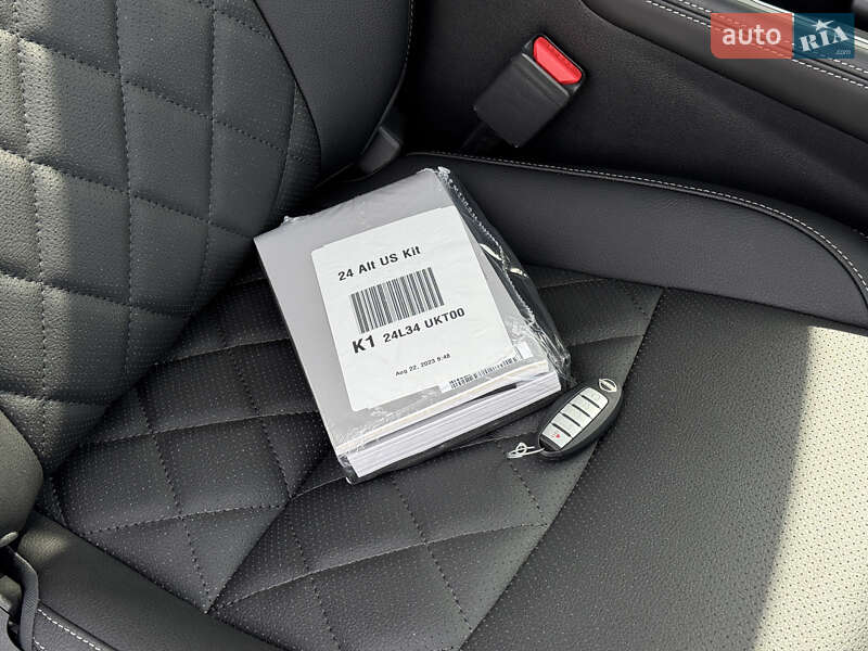 Седан Nissan Altima 2024 в Мукачево