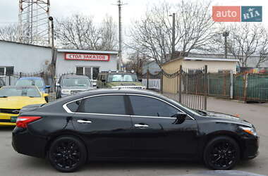 Седан Nissan Altima 2015 в 