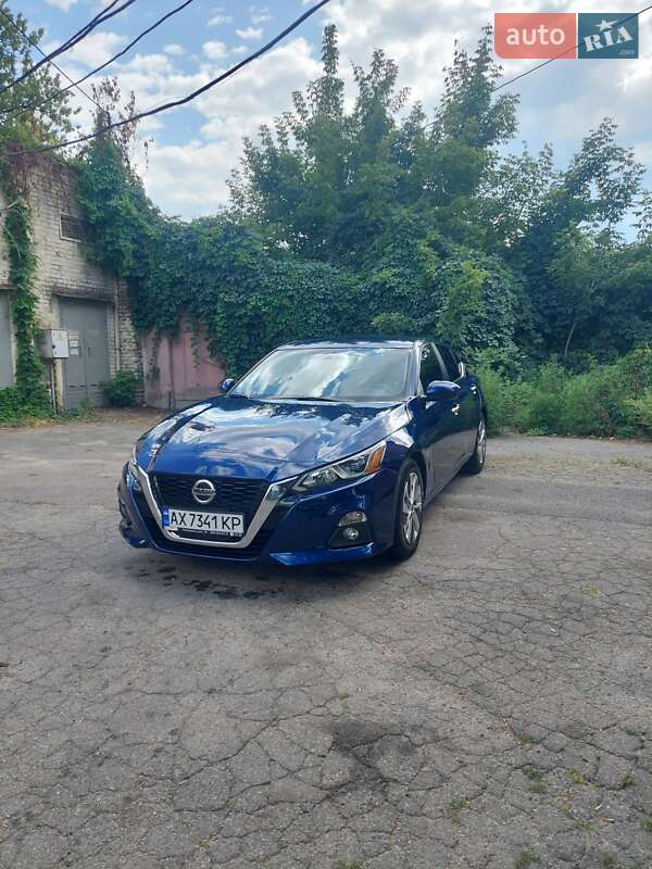 Седан Nissan Altima 2020 в 