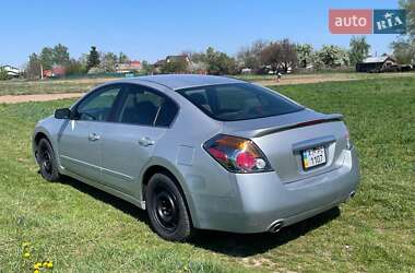 Седан Nissan Altima 2012 в 