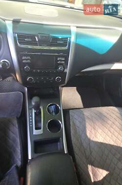Седан Nissan Altima 2015 в 
