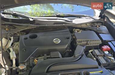 Седан Nissan Altima 2015 в 