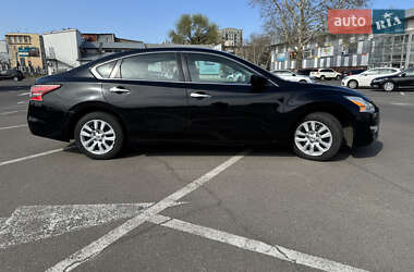 Седан Nissan Altima 2012 в 