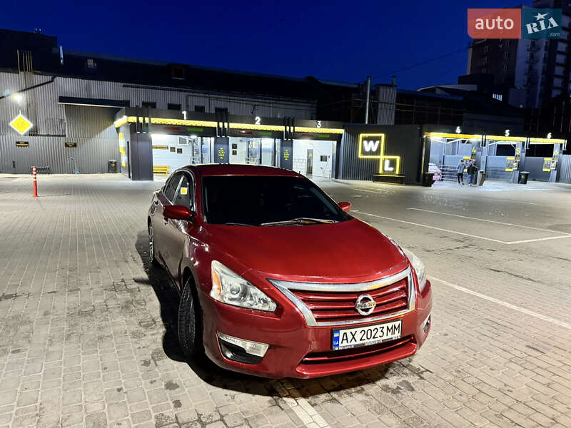 Седан Nissan Altima 2014 в Харкові