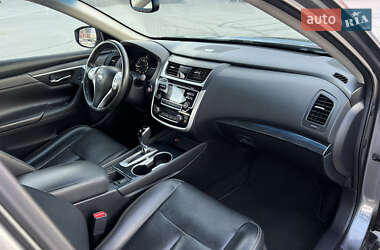Седан Nissan Altima 2017 в 