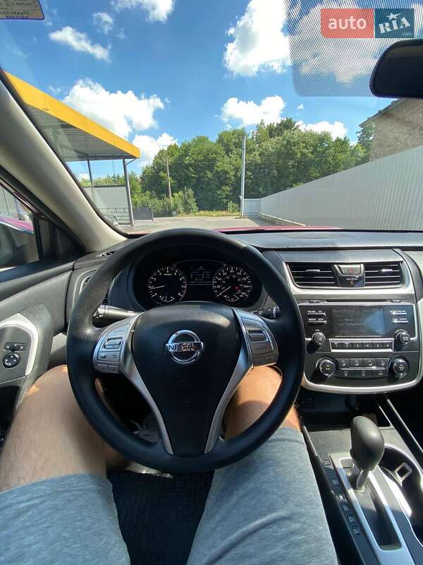 Седан Nissan Altima 2016 в Коломиї