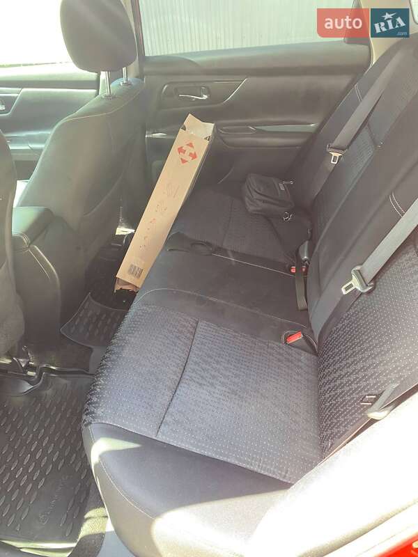 Седан Nissan Altima 2016 в Коломиї