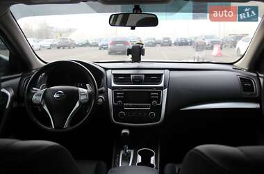 Седан Nissan Altima 2016 в 