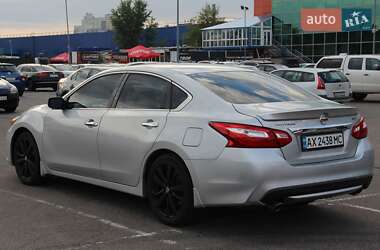 Седан Nissan Altima 2016 в 