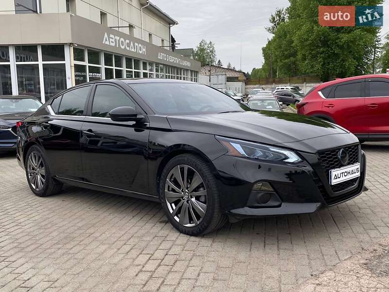 Nissan Altima 2020
