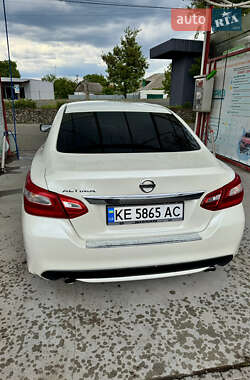 Седан Nissan Altima 2016 в 