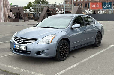 Седан Nissan Altima 2011 в Києві