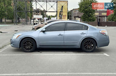 Седан Nissan Altima 2011 в 