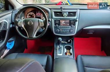 Седан Nissan Altima 2015 в 