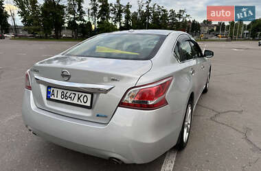 Седан Nissan Altima 2013 в 