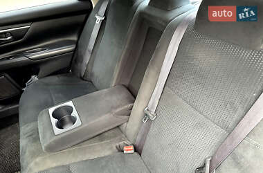 Седан Nissan Altima 2015 в 