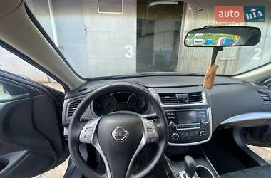 Седан Nissan Altima 2016 в 
