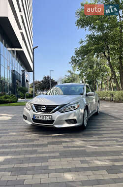 Седан Nissan Altima 2016 в Києві