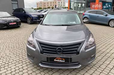 Седан Nissan Altima 2015 в 