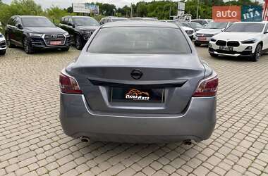 Седан Nissan Altima 2015 в 